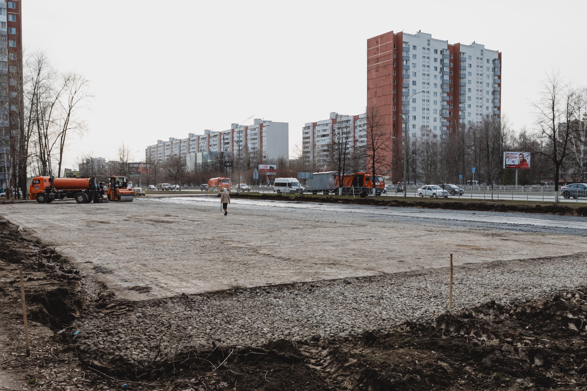 Как расширяют парковку у здания УВД в Челнах (фото)