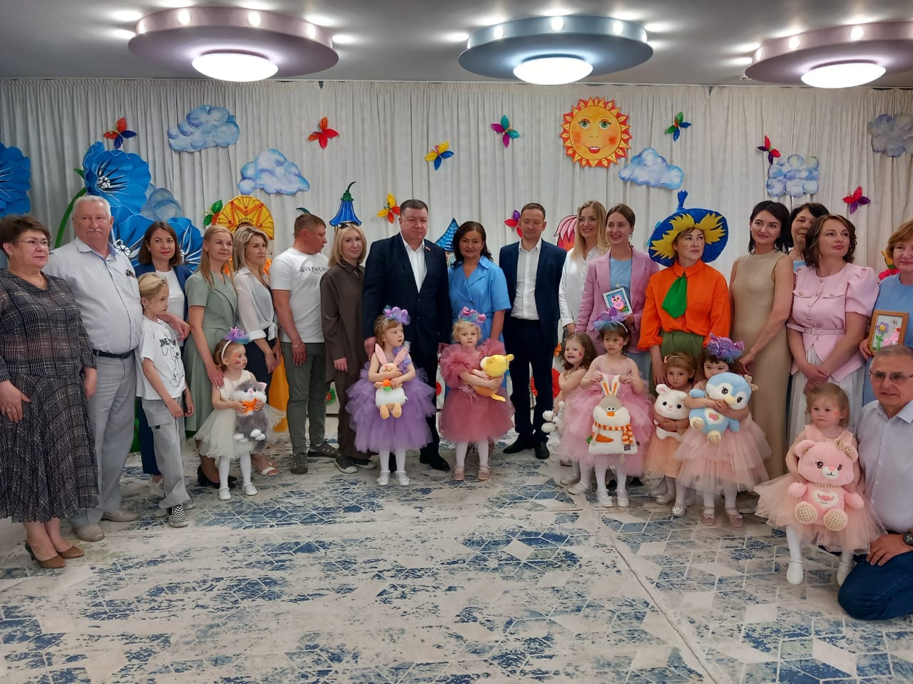 Депутат Марсель Мингалимов посетил Дом ребенка (фото)