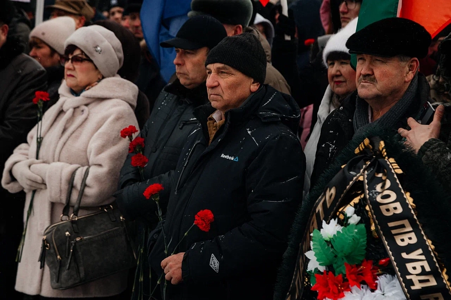 Фото: в Челнах почтили память воинов-интернационалистов