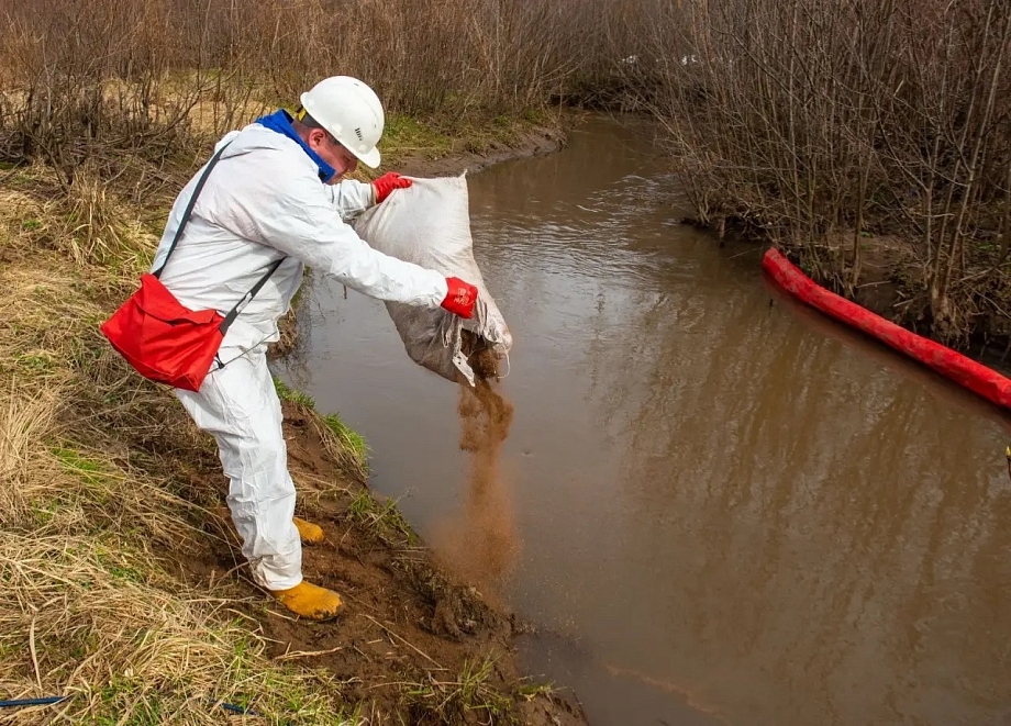 Власти Нижнекамска объяснили, что стало источником загрязнения реки в Иштеряково