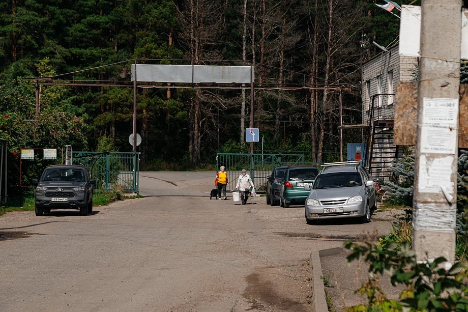 «Нас ошарашили, сказав, что в наши жилые дома перегородят проезд. То есть мы должны на вертолетах добираться!»