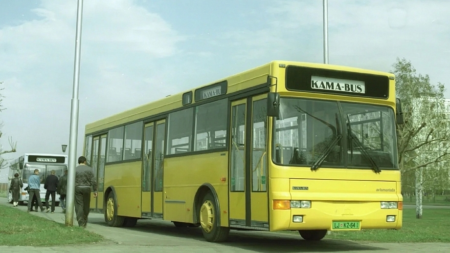 «Гармошки», газельки и НЕФАЗы – на чем перевозили челнинцев в разные годы (фото)