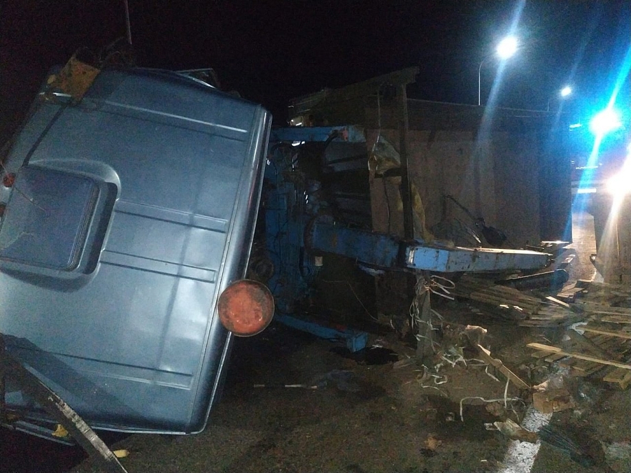 В массовой аварии с грузовиками под Челнами погиб человек
