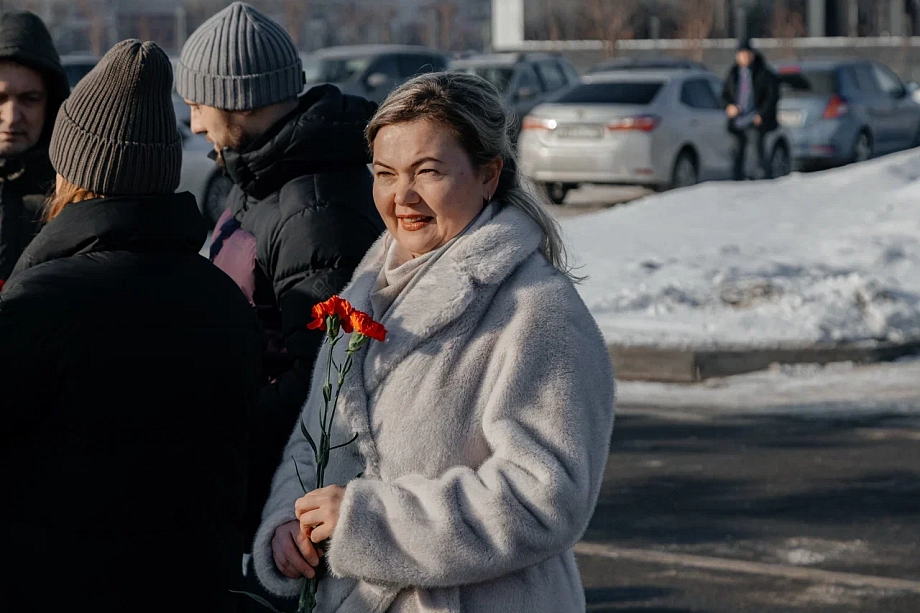 В Челнах возложили цветы в честь первого гендиректора «КАМАЗа» Васильева (фото)