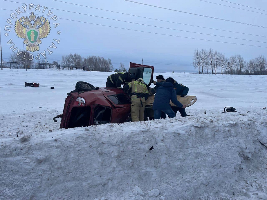 На трассе под Менделеевском столкнулись два авто – пассажирка скончалась на месте