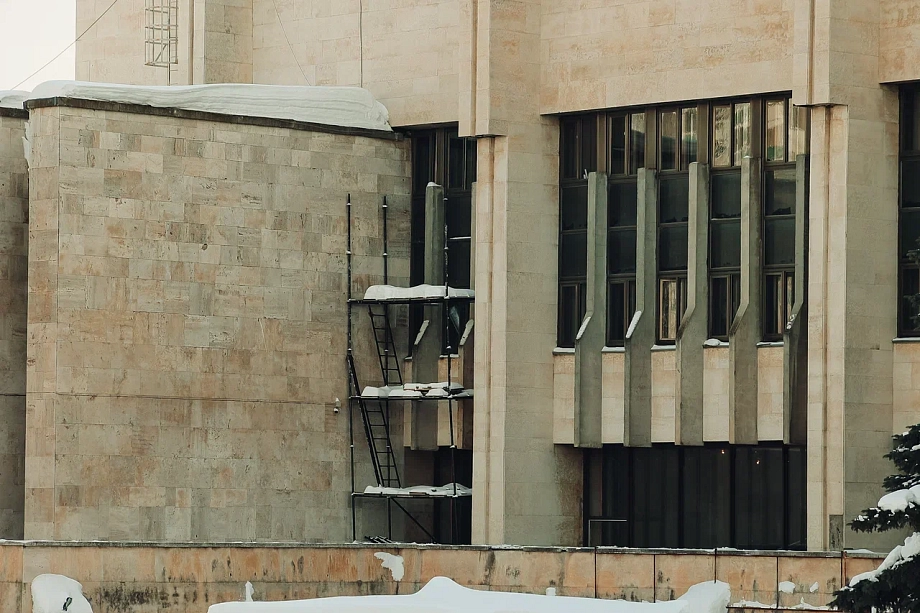 «То, что мы видим со зданием мэрии… Я считаю, что его хоронят живьем в композитном гробу»