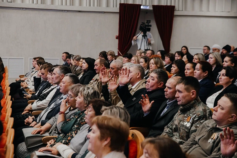 Фото: как в Тукаевском районе проходит отчетная сессия 
