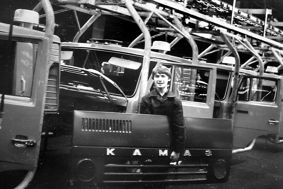 Город, рожденный «КАМАЗом»: как автогигант воспитал поколение «камазят» Город, рожденный «КАМАЗом»: как автогигант воспитал поколение «камазят»