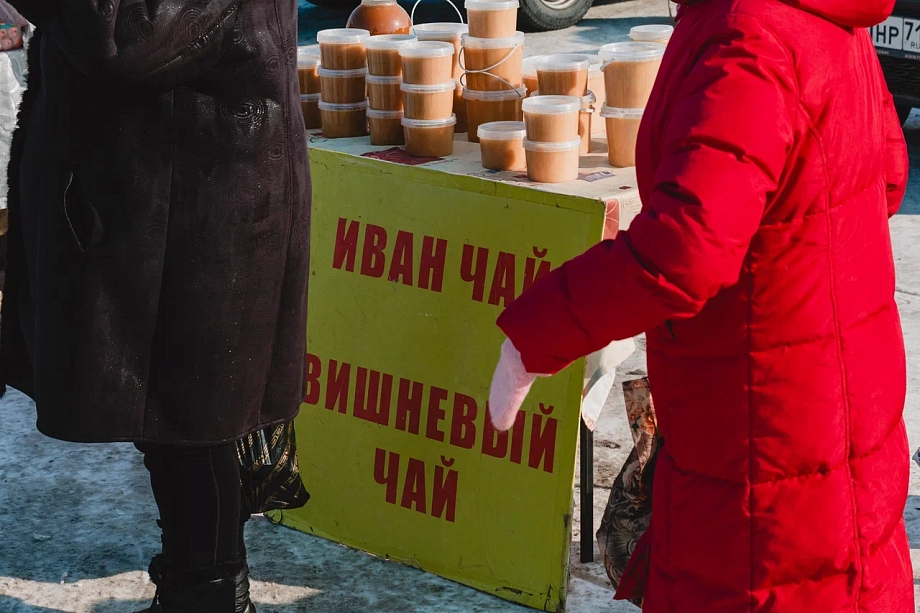 «Весь падеж пчел идет от рапсовых полей. Они нам такую подлянку делают. И мы остаемся ни с чем»