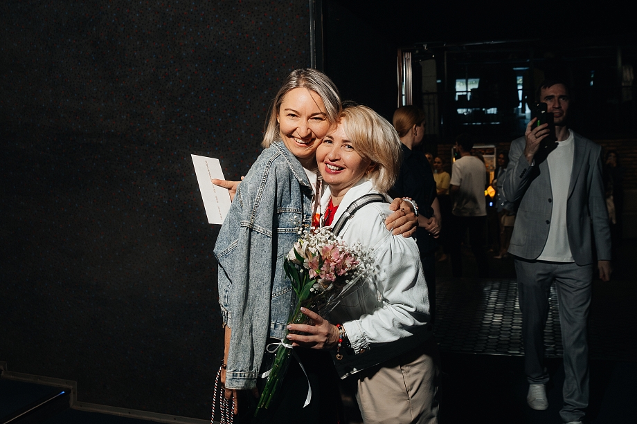 Дарина снова собрала полный зал: Как прошел кинопоказ «Дьявол носит Prada 2»