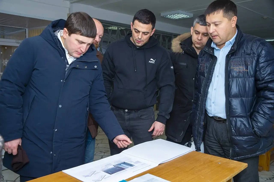 Беляев оценил ход ремонта образовательных учреждений Нижнекамска