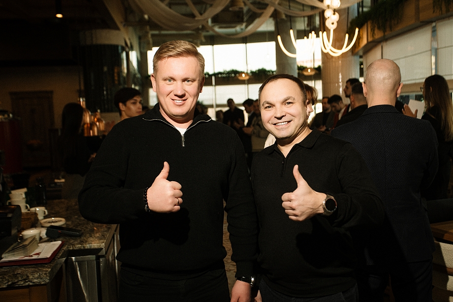 Разговор на бизнес-завтраке Дариной закончился битьем посуды