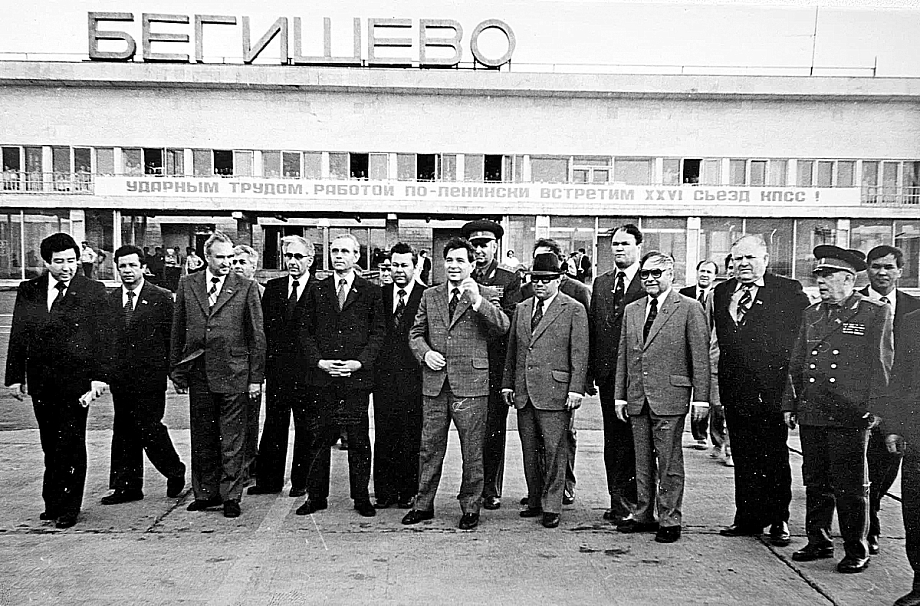 Фото: какими были руководители Челнов от 60-х годов до современности 