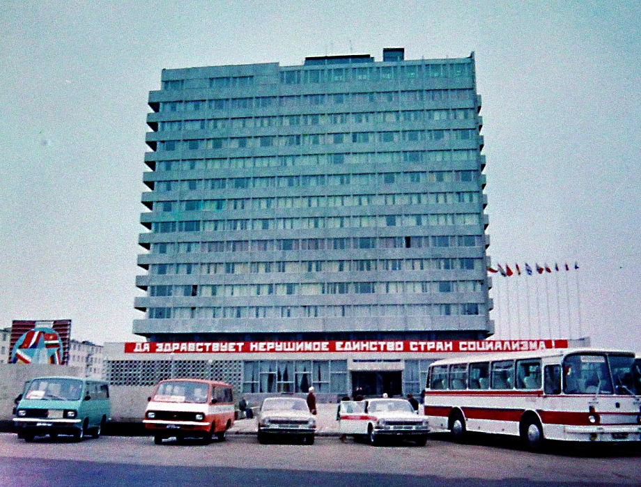 Вчера и сегодня: как изменилась некогда главная улица Челнов (фото)