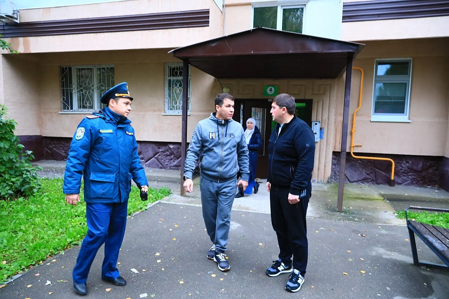 Беляев: жильцов дома, пострадавшего от БПЛА, временно разместили в школе (фото)