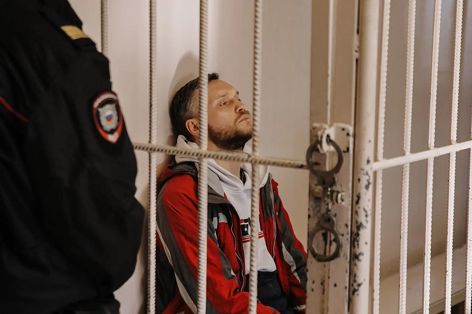 «Больше, чем он уже сказал, у следствия не найдется никаких улик. Он и так дал признательные показания, покаялся»