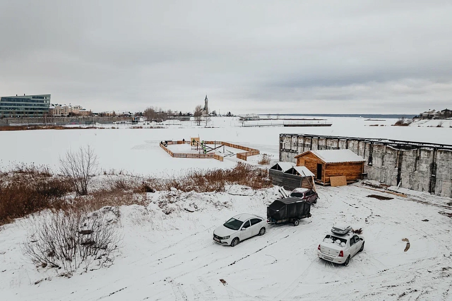 Фото: в Челнах на Мелекеске готовят купель для крещенских купаний