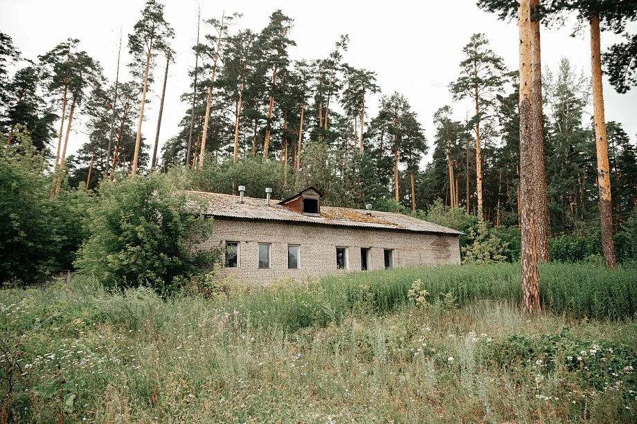 Фото: на месте бывшего тубдиспансера в Тарловке идет стройка