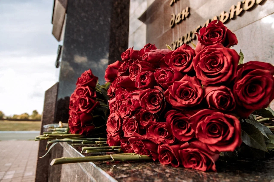 Когогин и Магдеев возложили цветы к памятнику Льва Васильева (фото)