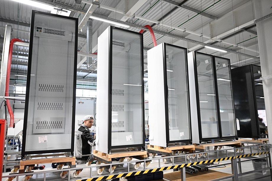 В Нижнекамске с участием Минниханова открыли завод по выпуску холодильников 