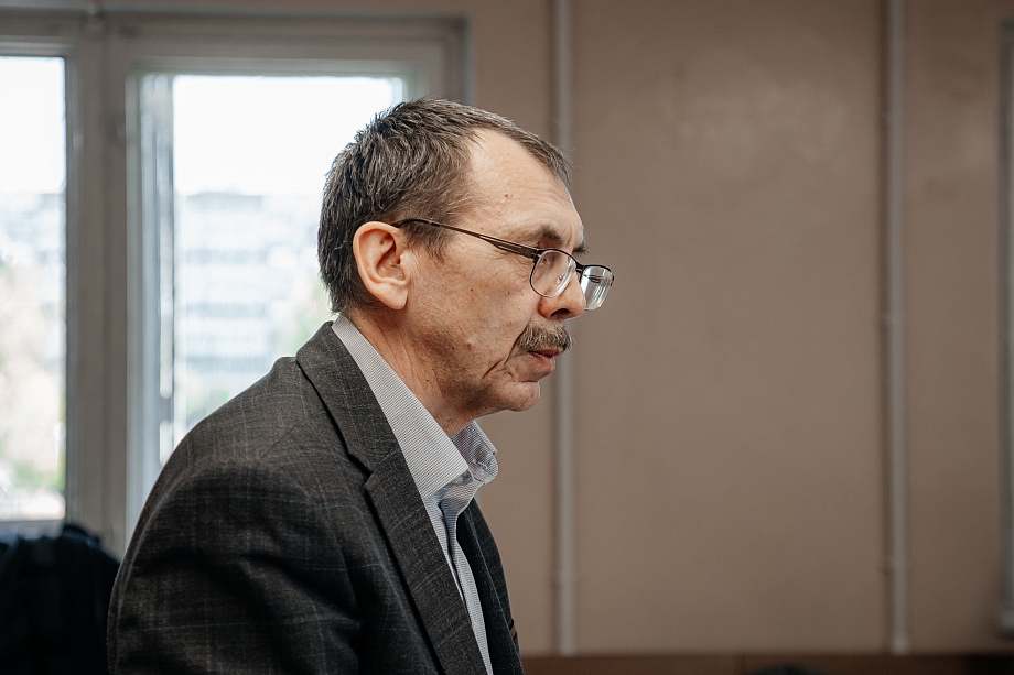 «Создается впечатление, что кто-то намеренно настраивает студентов против меня, организует эту кампанию недовольства»