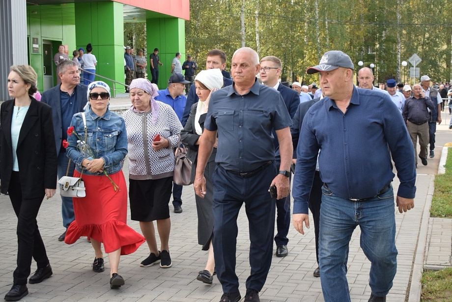 В Тукаевском районе простились с главой «Гиганта» Рифом Имамовым (фото)