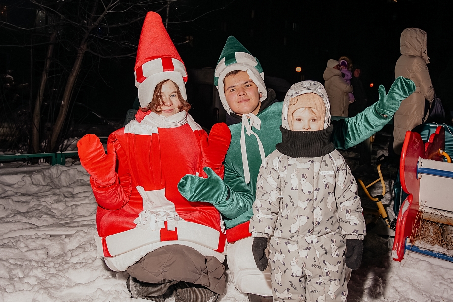 Открытие новогодней елки в Челнах объединило жителей 38 комплекса