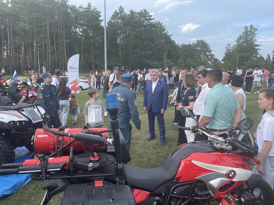 День молодежи в Челнах: парни в розовом, гендер-пати от Мии Бойки и «особый дух»