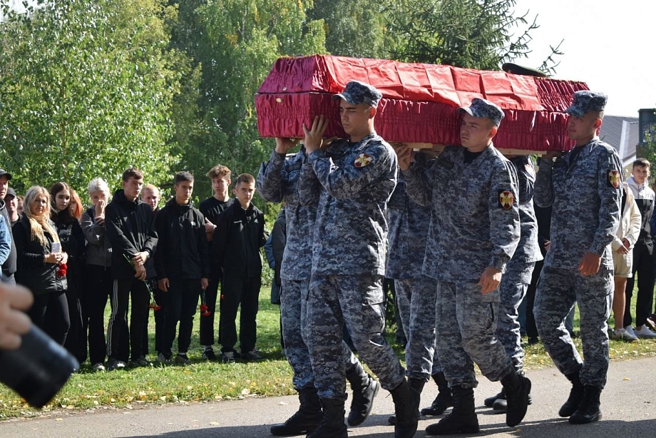 В Тукаевском районе похоронили 23-летнего бойца, погибшего в зоне СВО   