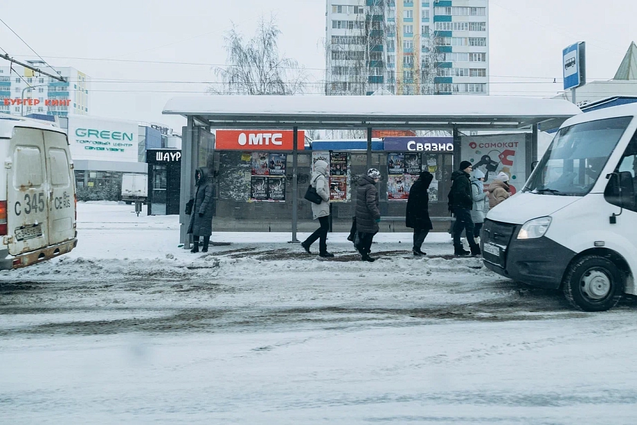 «Автобус есть, но не уехать. В маршрутку не залезешь, ждешь другую. Так быть не должно»