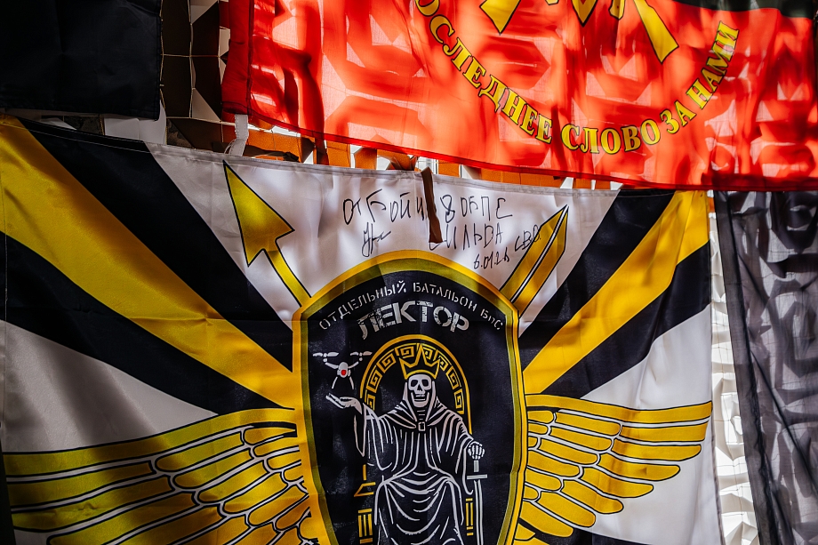 «К краповому берету могут прикасаться лишь те, кто имеет право его носить…и родственники погибшего» «К краповому берету могут прикасаться лишь те, кто имеет право его носить…и родственники погибшего»