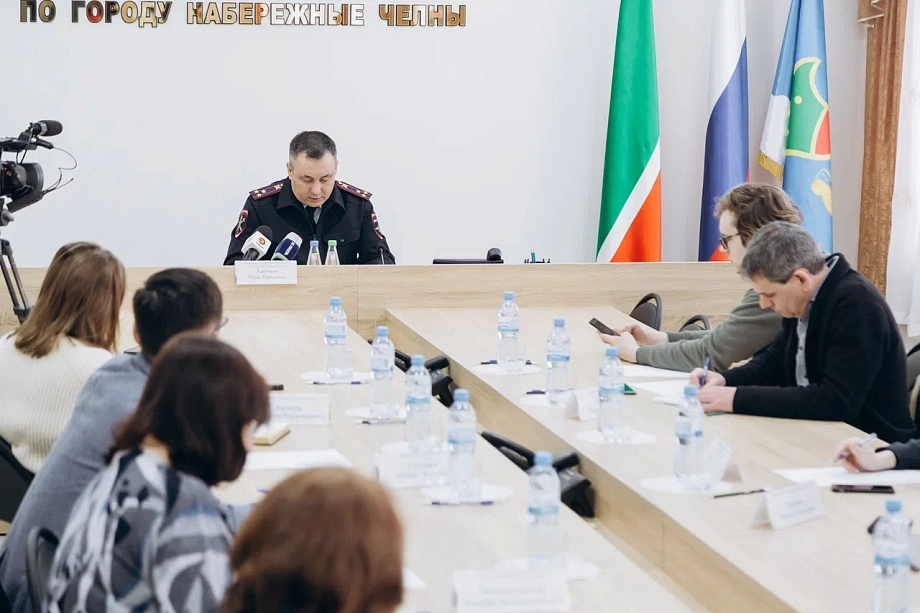 «Кадровый голод сейчас везде. У нас он тоже есть – более 30% некомплекта. Самый незащищенный – сержантский состав» «Кадровый голод сейчас везде. У нас он тоже есть – более 30% некомплекта. Самый незащищенный – сержантский состав»