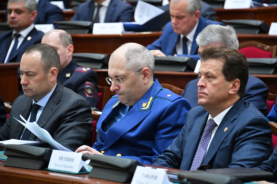 Минниханов созвал антитеррористическую комиссию обсудить ситуацию с транспортом 