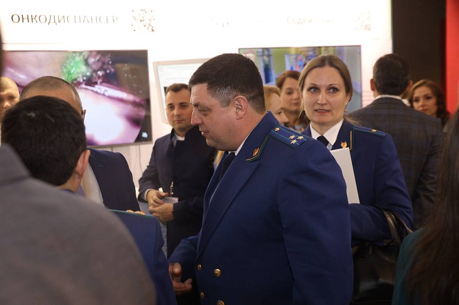 Главе Татарстана презентовали идею центра патриотического воспитания в Челнах