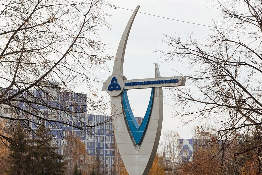 «Рядом с нами – отель, в который прилетел дрон. Все было на наших глазах в 500 метрах. Очень страшно!»