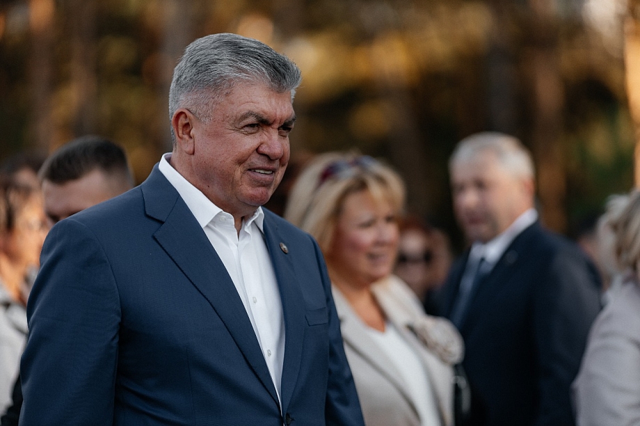«Житель Челнов с велосипеда не спешился, поехал на красный свет. Кто виноват? Кадиков с Магдеевым?»