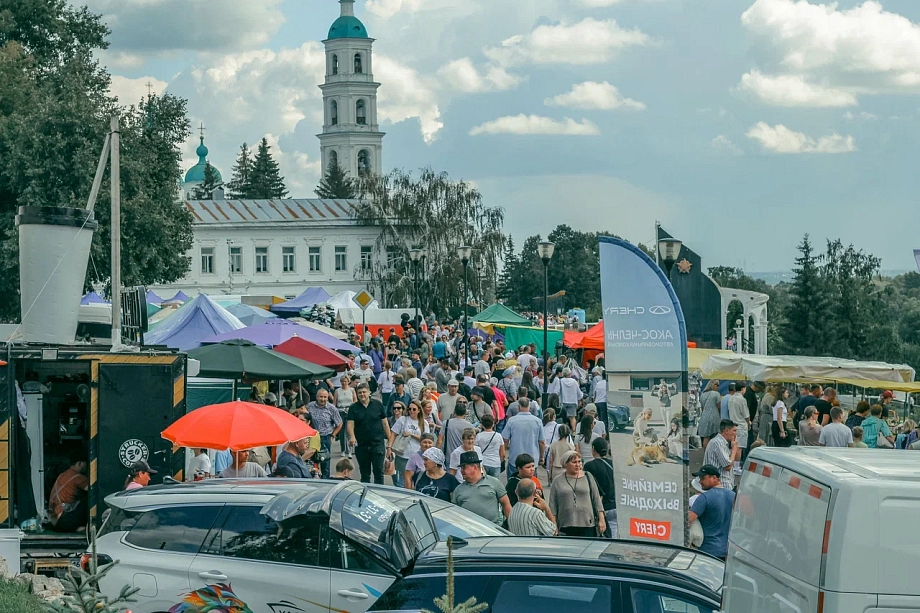 Фото: как и чем торговали на Спасской ярмарке в Елабуге