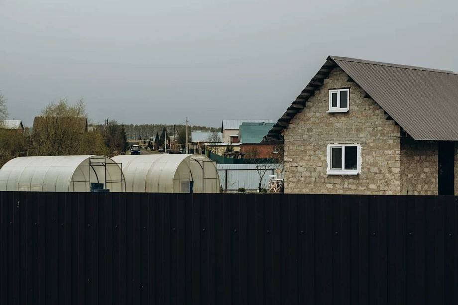 «Рыбное хозяйство под откос пойдет! Видите, какой стал уровень воды? Все краснокнижные животные погибнут!»