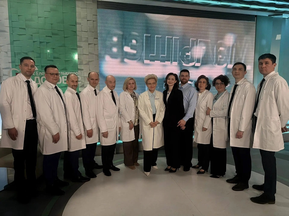 Врачи БСМП рассказали Малышевой о пересадке сердца роженице с инфарктом