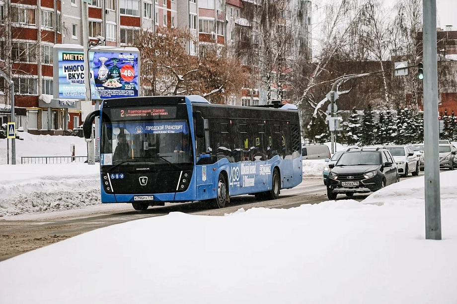 «Гармошки», газельки и НЕФАЗы – на чем перевозили челнинцев в разные годы (фото)