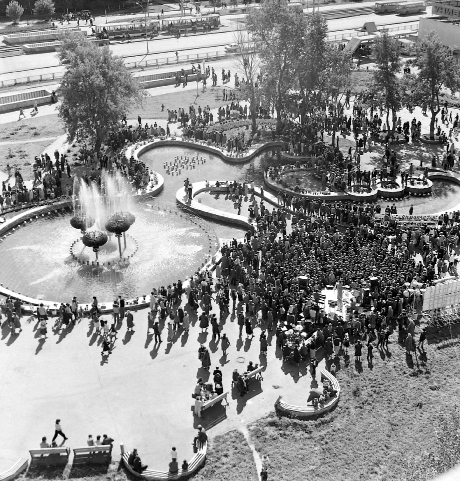 В Челнах 40 лет назад появился первый светомузыкальный фонтан (фото)