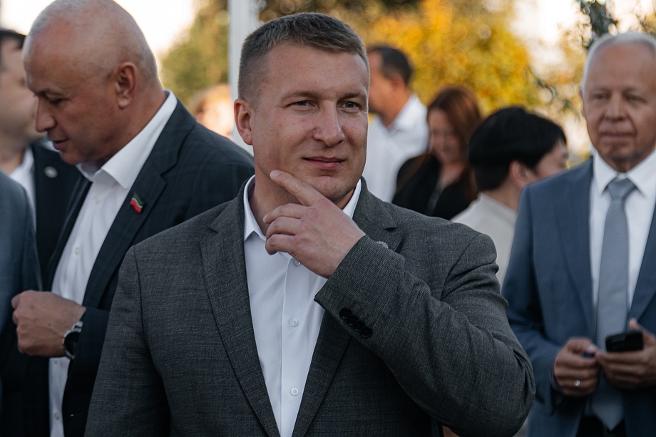 «Сфера ЖКХ – такая, что здесь никогда не будешь хорошим ни для кого: за все отвечает один человек, а ругают со всех сторон» «Сфера ЖКХ – такая, что здесь никогда не будешь хорошим ни для кого: за все отвечает один человек, а ругают со всех сторон»