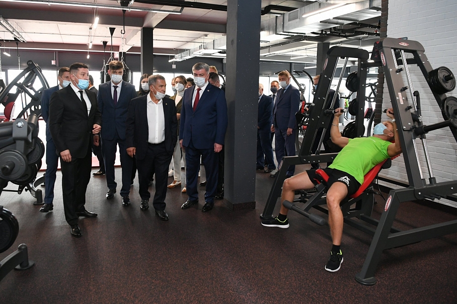Рустам Минниханов посетил спорткомплекс «Клевер» Вайнера