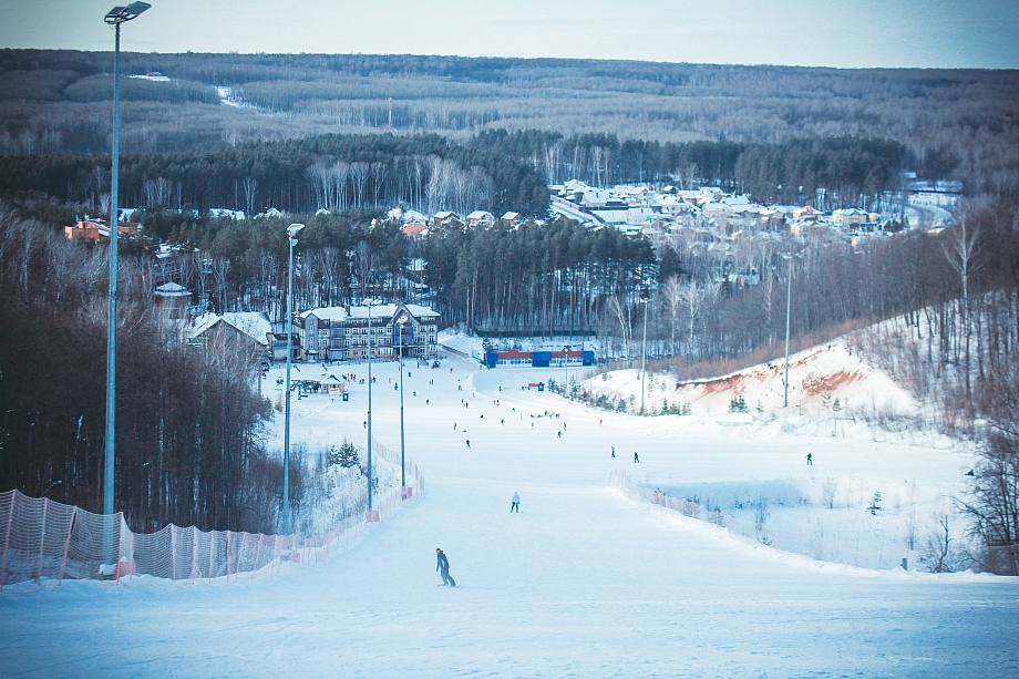 Зима-невидимка: сезон опаздывает, а бизнес платит. Кто и как адаптируется к поздним заморозкам.