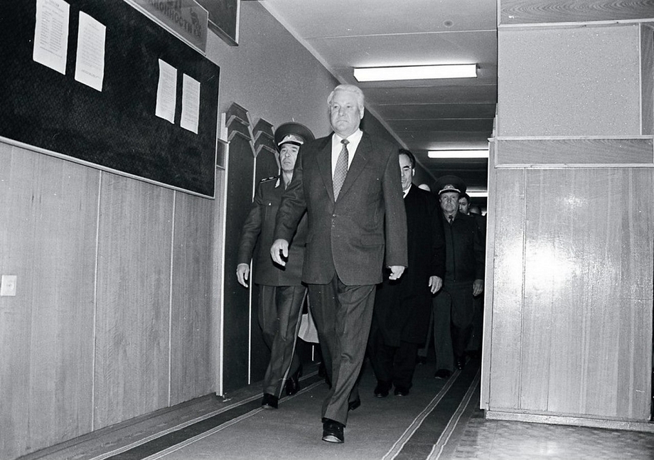 Как 30 лет назад впервые в должности президента Ельцин приехал в Челны 