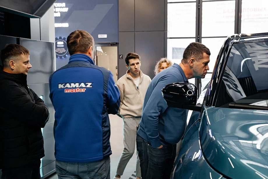 «На самом деле подобные авто разрабатывают около пяти лет. «Атом» создается четвертый год – это нормально»