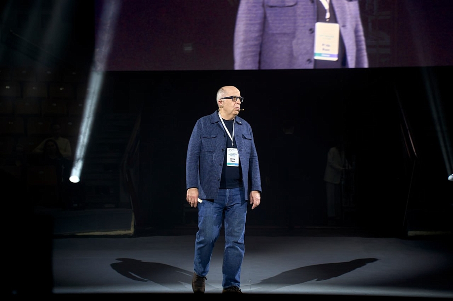 Форум «Виртуальная Россия» собрал сотни предпринимателей