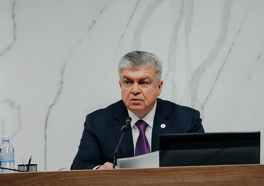 «Сфера ЖКХ – такая, что здесь никогда не будешь хорошим ни для кого: за все отвечает один человек, а ругают со всех сторон»