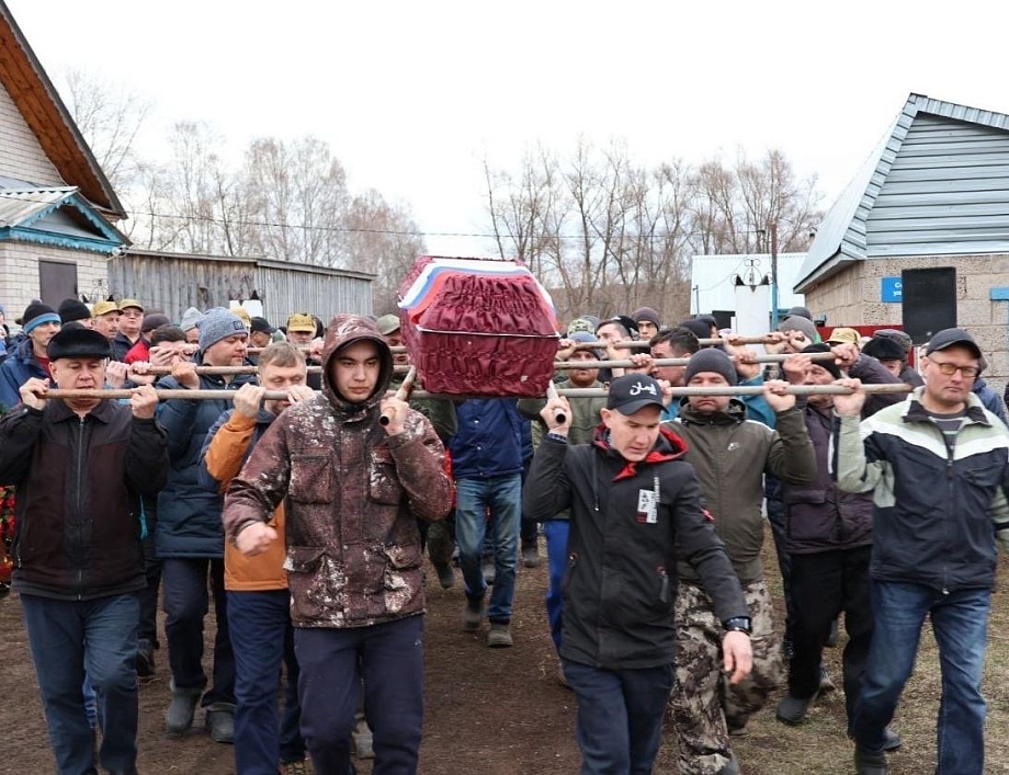 В Актанышском районе похоронили выпускника строительного колледжа Челнов