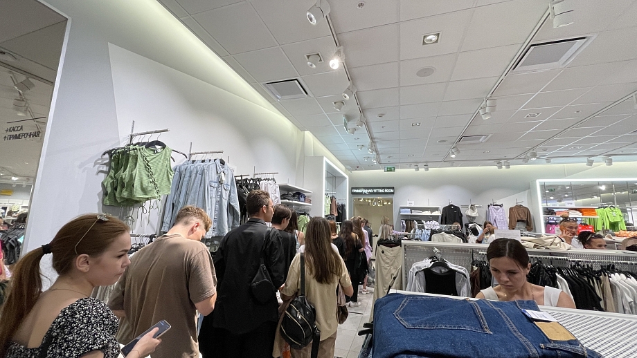 H&M в Челнах открылся и собрал огромные очереди